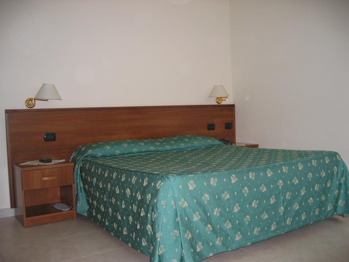Hotel Chiar Di Luna Laino Borgo Экстерьер фото