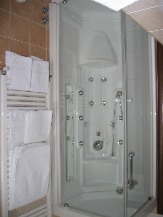 Hotel Chiar Di Luna Laino Borgo Экстерьер фото